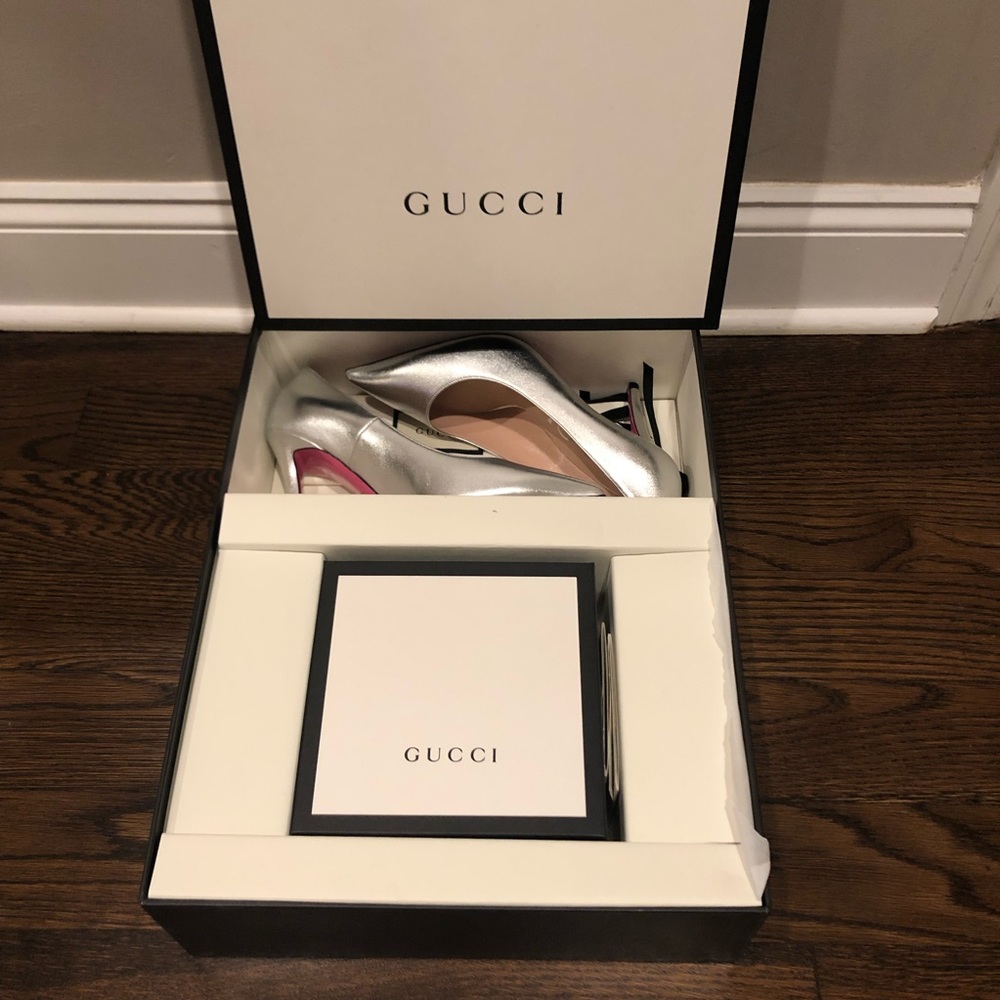 NWT Gucci metallic heels with crystal hearts 
size 39.5 - Picture 5 of 6